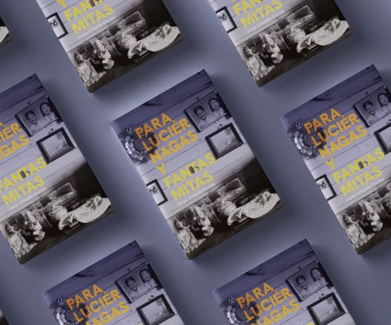 varios ejemplares del libro "Para Luciérnagas y Fantasmitas"